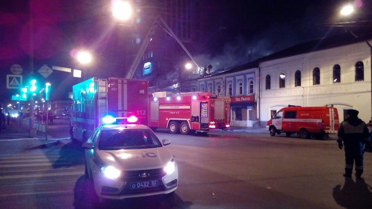 Сильный пожар парализовал движение в районе Московского вокзала в Нижнем  Новгороде (ФОТО)