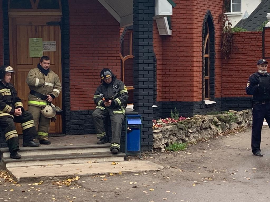 К офису судебных приставов в Богородске подбросили две гранаты