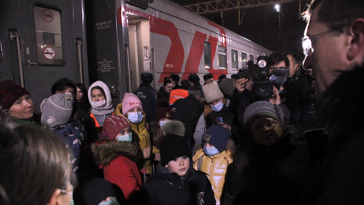 Видео дня: поезд с донбасскими беженцами в Нижнем Новгороде